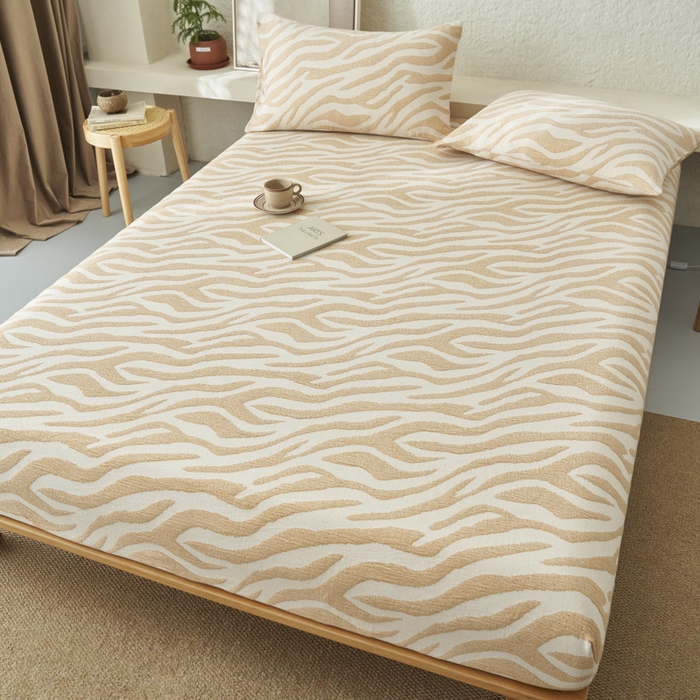 91家纺网 家纺一手货源 找家纺 早晨家纺 2025新款三层纱纯棉提花床笠 斑马纹床笠-驼色