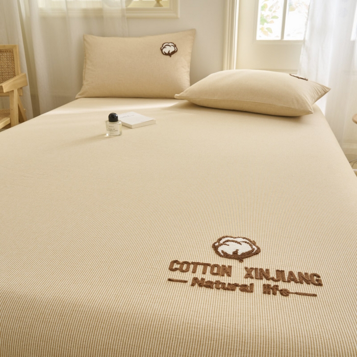 91家纺网 家纺一手货源 找家纺 早晨家纺 2025新款色织纯棉水洗棉毛巾绣床笠 流年床笠-姜黄