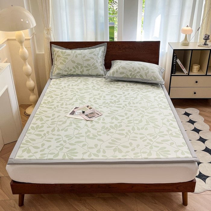 91家纺网 家纺一手货源 找家纺 宜代光年 2025新款冷凝丝提花凉席多功能地垫 凉感叶繁床垫-绿