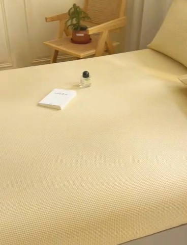 91家纺网 家纺一手货源 找家纺 早晨家纺 2025新款色织纯棉水洗棉毛巾绣床笠 星曜床笠-姜黄