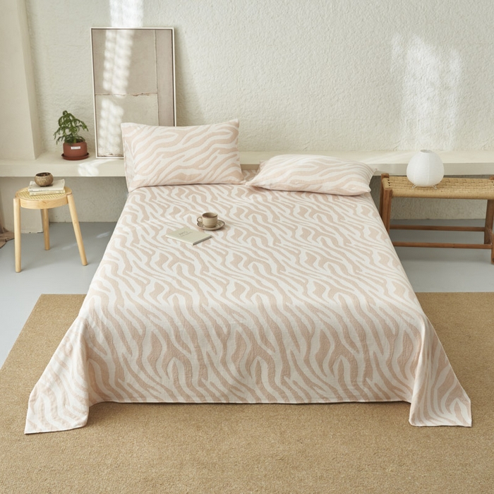 91家纺网 家纺一手货源 找家纺 早晨家纺 2025新款三层纱纯棉提花床单 斑马纹床单-咖色