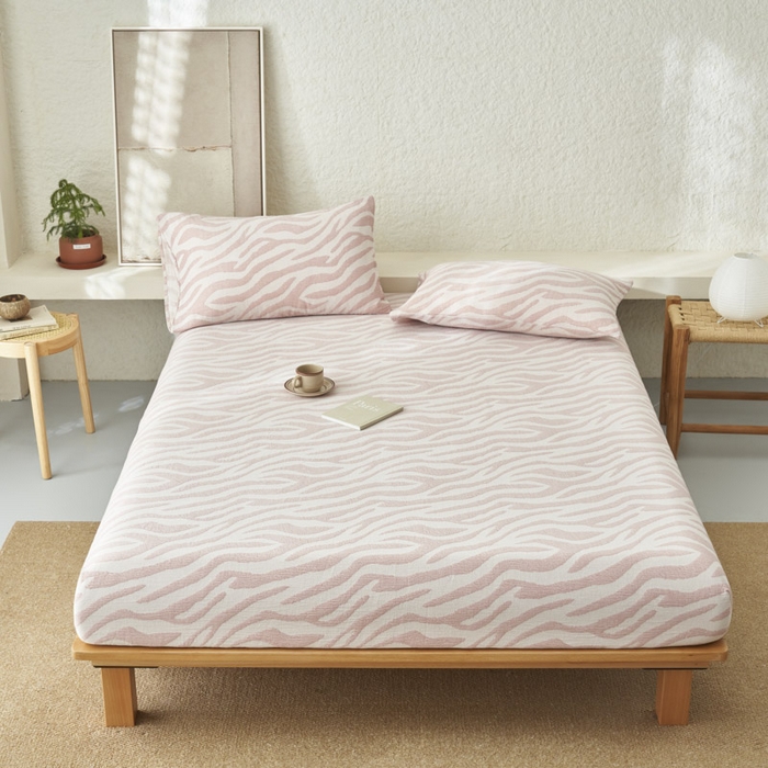 91家纺网 家纺一手货源 找家纺 早晨家纺 2025新款三层纱纯棉提花床笠 斑马纹床笠-豆沙