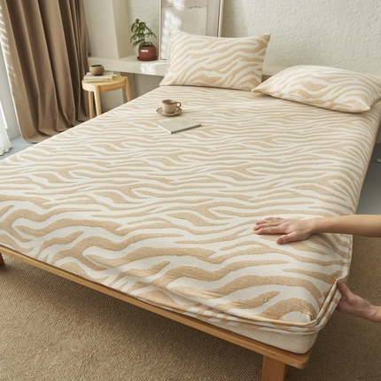 91家纺网 家纺一手货源 找家纺 早晨家纺 2025新款三层纱纯棉提花床笠 斑马纹床笠-驼色