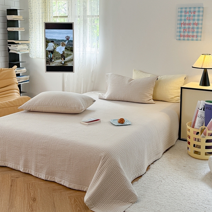 91家纺网 家纺一手货源 找家纺 期遇家居 2025新款60支床盖极简直条绗缝韩国砂洗染色双面全棉纯棉床盖 极简砂洗咖