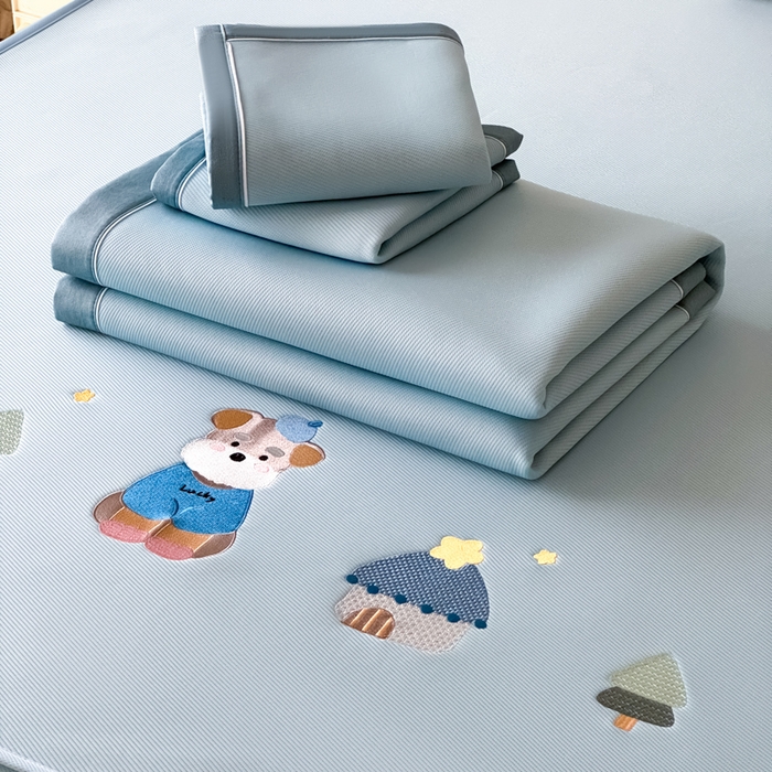 91家纺网 家纺一手货源 找家纺 九花鹿 2025新款凉感PE卡通冰丝席-凉席款 雪纳瑞