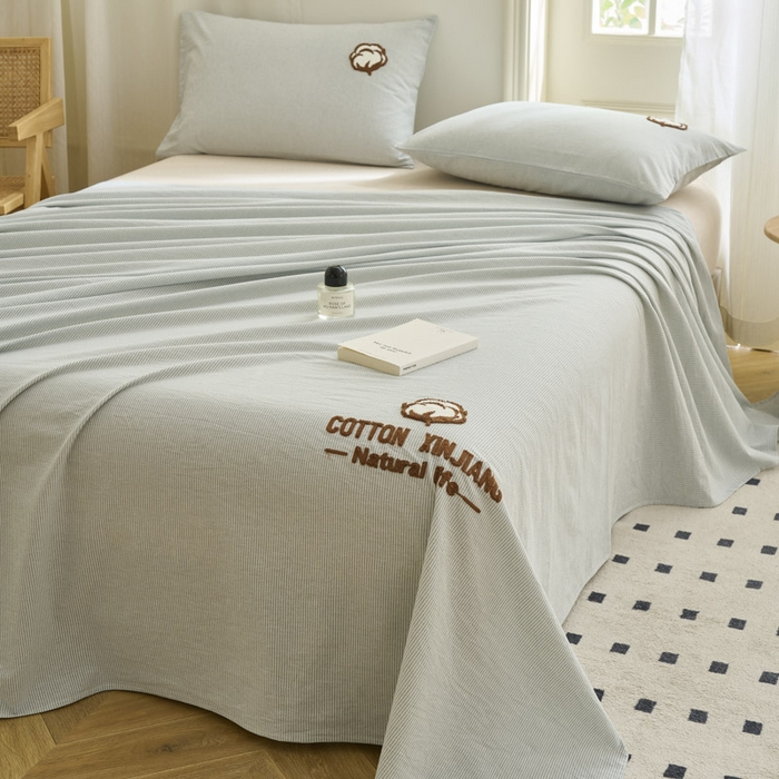 91家纺网 家纺一手货源 找家纺 早晨家纺 2025新款色织纯棉水洗棉毛巾绣床单 流年床单-浅兰