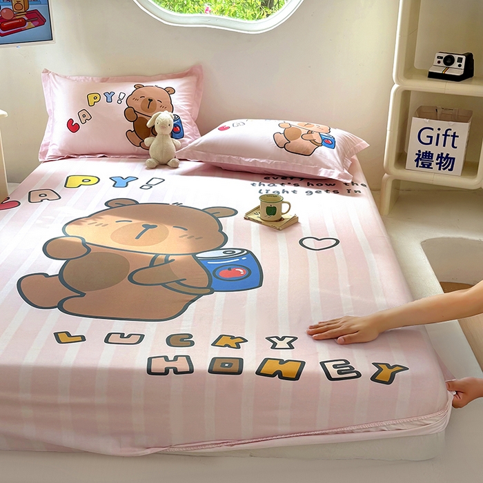 91家纺网 家纺一手货源 找家纺 浩诚 2025新款卡皮巴拉原创IP全棉纯棉大版单床笠单枕套床笠枕套单件-有作品登记证书 可乐巴拉