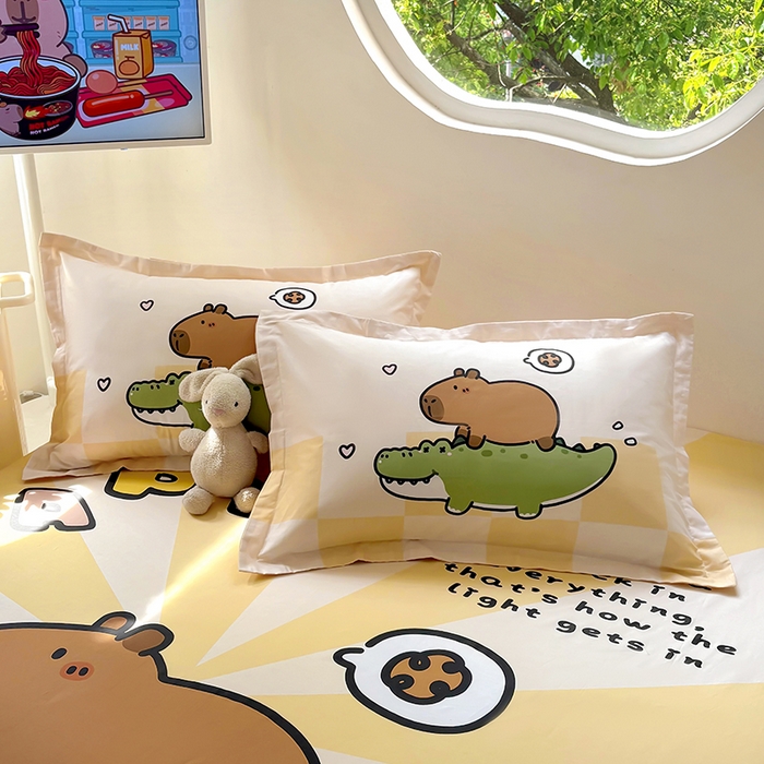 91家纺网 家纺一手货源 找家纺 浩诚 2025新款卡皮巴拉原创IP全棉纯棉大版单床笠单枕套床笠枕套单件-有作品登记证书 趴趴巴拉