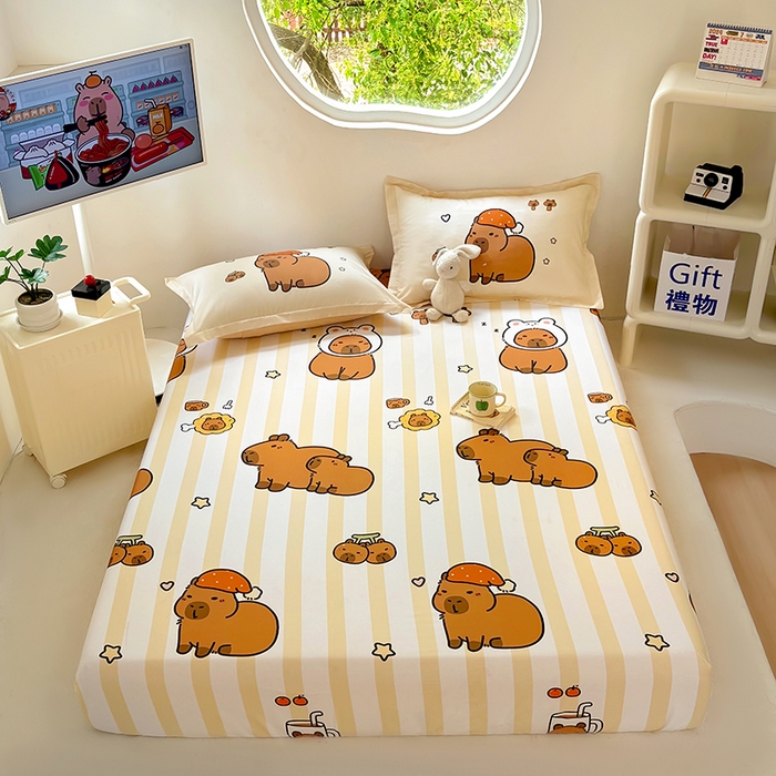 91家纺网 家纺一手货源 找家纺 浩诚 2025新款卡皮巴拉原创IP全棉纯棉大版单床笠单枕套床笠枕套单件-有作品登记证书 条纹巴拉