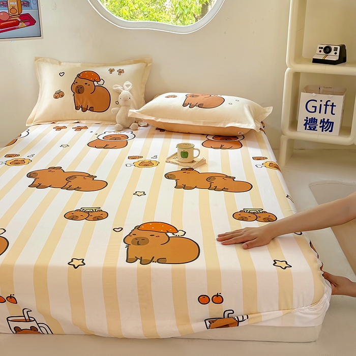 91家纺网 家纺一手货源 找家纺 浩诚 2025新款卡皮巴拉原创IP全棉纯棉大版单床笠单枕套床笠枕套单件-有作品登记证书 条纹巴拉