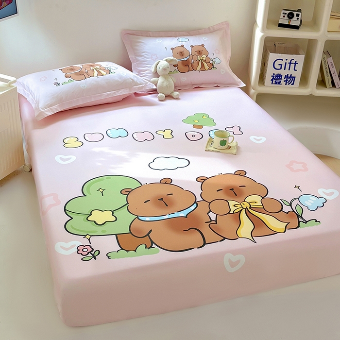 91家纺网 家纺一手货源 找家纺 浩诚 2025新款卡皮巴拉原创IP全棉纯棉大版单床笠单枕套床笠枕套单件-有作品登记证书 阳光巴拉