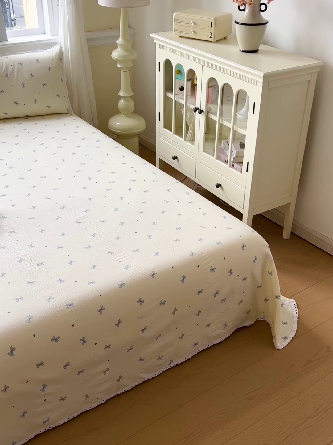 91家纺网 家纺一手货源 找家纺 水木坊 2025新款云感提花双层纱花边床单 蝴蝶飞