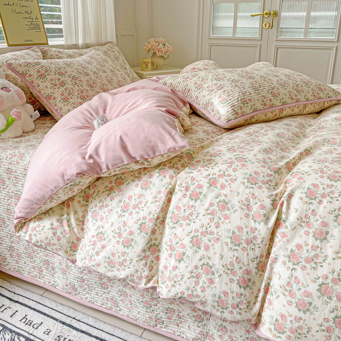 91家纺网 家纺一手货源 找家纺 金丝兔 2025新款ins小清新柔软亲肤水洗棉夹棉床盖四件套 直播爆款 巴黎恋人