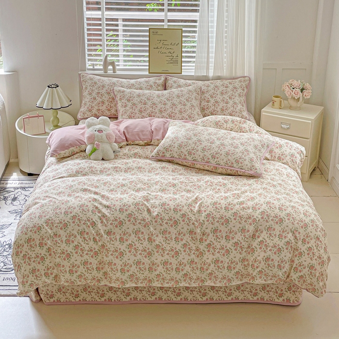 91家纺网 家纺一手货源 找家纺 金丝兔 2025新款ins小清新柔软亲肤水洗棉夹棉床盖四件套 直播爆款 巴黎恋人