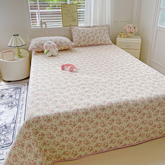 91家纺网 家纺一手货源 找家纺 金丝兔 2025新款ins小清新柔软亲肤水洗棉夹棉床盖四件套 直播爆款 巴黎恋人