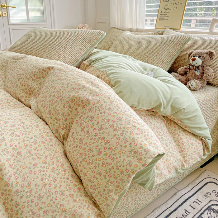 91家纺网 家纺一手货源 找家纺 金丝兔 2025新款ins小清新柔软亲肤水洗棉夹棉床盖四件套 直播爆款 半糖主义