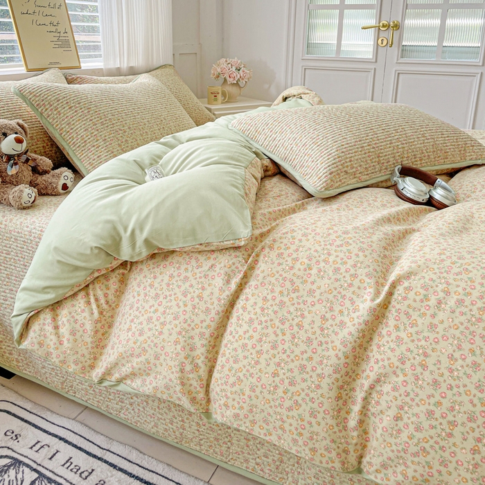 91家纺网 家纺一手货源 找家纺 金丝兔 2025新款ins小清新柔软亲肤水洗棉夹棉床盖四件套 直播爆款 半糖主义