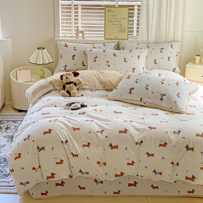 91家纺网 家纺一手货源 找家纺 金丝兔 2025新款ins小清新柔软亲肤水洗棉夹棉床盖四件套 直播爆款 波点腊肠