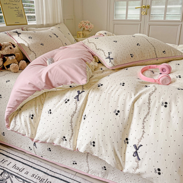 91家纺网 家纺一手货源 找家纺 金丝兔 2025新款ins小清新柔软亲肤水洗棉夹棉床盖四件套 直播爆款 黑樱桃