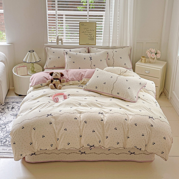 91家纺网 家纺一手货源 找家纺 金丝兔 2025新款ins小清新柔软亲肤水洗棉夹棉床盖四件套 直播爆款 黑樱桃