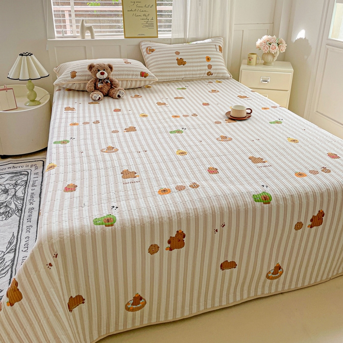 91家纺网 家纺一手货源 找家纺 金丝兔 2025新款ins小清新柔软亲肤水洗棉夹棉床盖四件套 直播爆款 卡皮巴拉