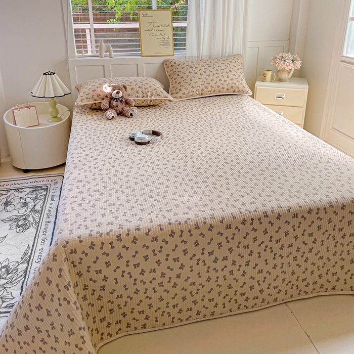 91家纺网 家纺一手货源 找家纺 金丝兔 2025新款ins小清新柔软亲肤水洗棉夹棉床盖四件套 直播爆款 蜜语