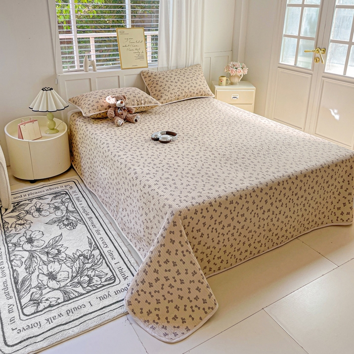 91家纺网 家纺一手货源 找家纺 金丝兔 2025新款ins小清新柔软亲肤水洗棉夹棉床盖四件套 直播爆款 蜜语