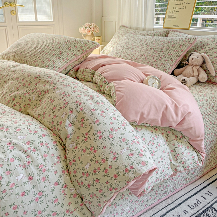 91家纺网 家纺一手货源 找家纺 金丝兔 2025新款ins小清新柔软亲肤水洗棉夹棉床盖四件套 直播爆款 绒绒兔