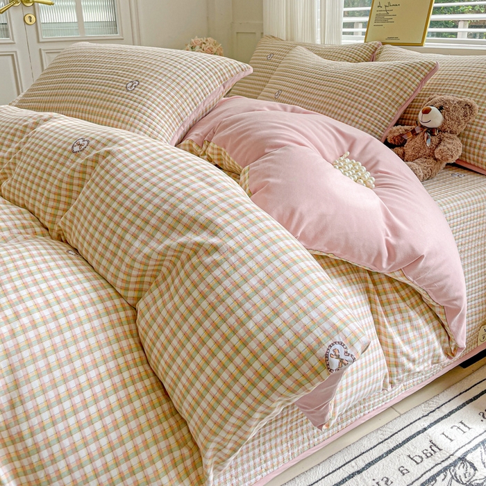 91家纺网 家纺一手货源 找家纺 金丝兔 2025新款ins小清新柔软亲肤水洗棉夹棉床盖四件套 直播爆款 甜心