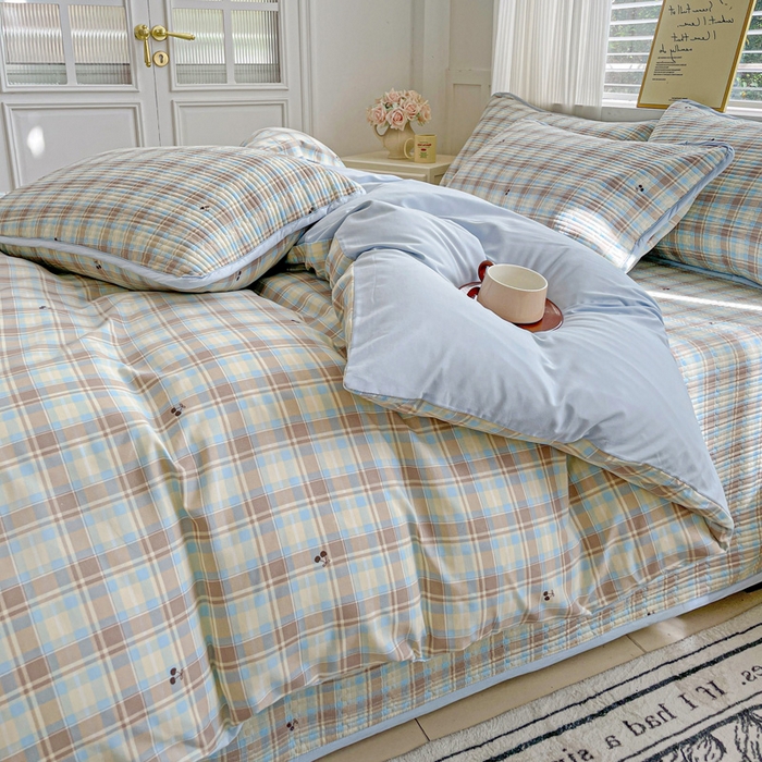 91家纺网 家纺一手货源 找家纺 金丝兔 2025新款ins小清新柔软亲肤水洗棉夹棉床盖四件套 直播爆款 樱桃小格