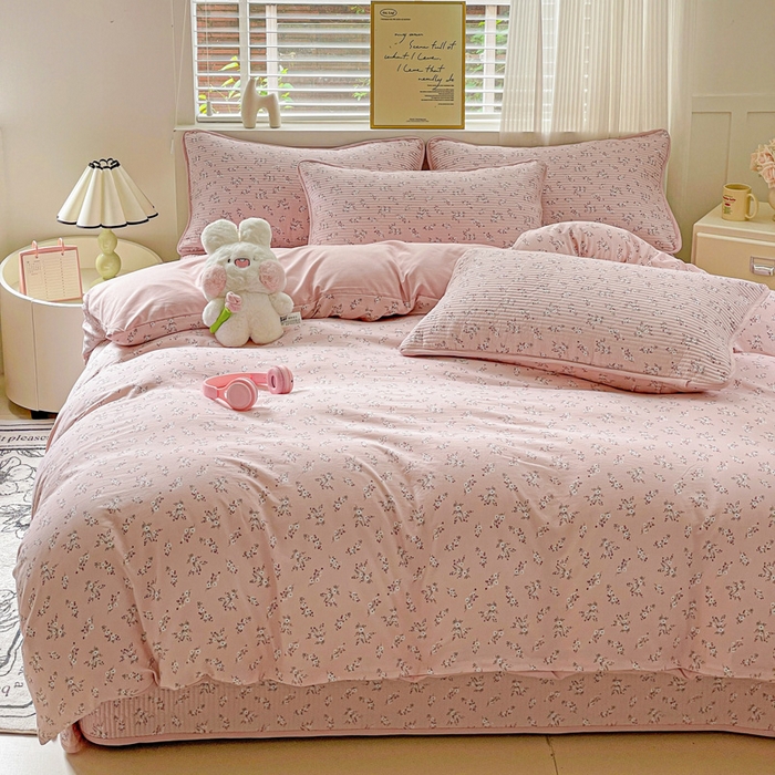 91家纺网 家纺一手货源 找家纺 金丝兔 2025新款ins小清新柔软亲肤水洗棉夹棉床盖四件套 直播爆款 允棠-粉