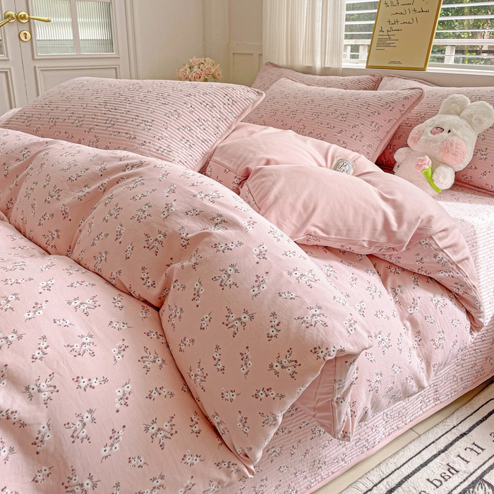 91家纺网 家纺一手货源 找家纺 金丝兔 2025新款ins小清新柔软亲肤水洗棉夹棉床盖四件套 直播爆款 允棠-粉