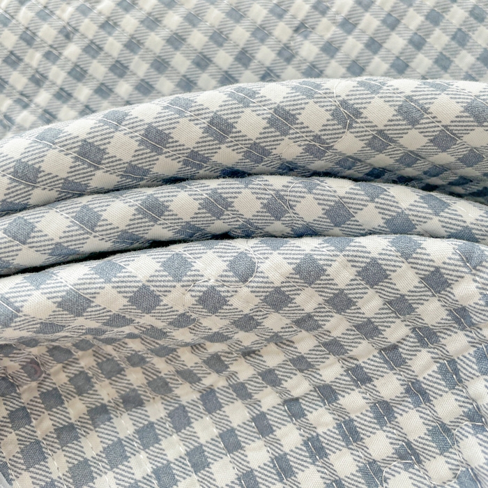 91家纺网 家纺一手货源 找家纺 金丝兔 2025新款小清新亲肤印花水洗棉单床盖 夹棉床盖 床盖三件套 小灰格