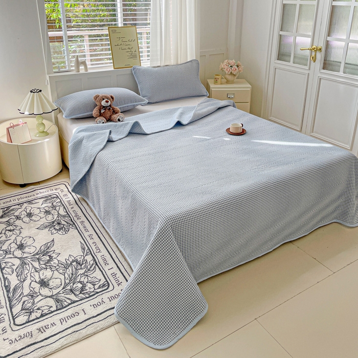 91家纺网 家纺一手货源 找家纺 金丝兔 2025新款小清新亲肤印花水洗棉单床盖 夹棉床盖 床盖三件套 小灰格