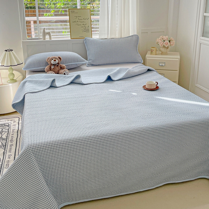91家纺网 家纺一手货源 找家纺 金丝兔 2025新款小清新亲肤印花水洗棉单床盖 夹棉床盖 床盖三件套 小灰格