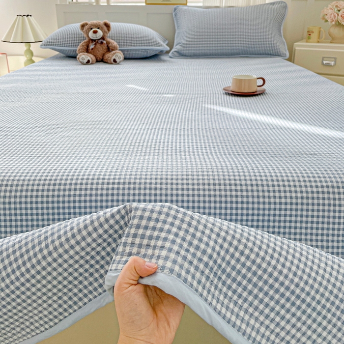 91家纺网 家纺一手货源 找家纺 金丝兔 2025新款小清新亲肤印花水洗棉单床盖 夹棉床盖 床盖三件套 小灰格