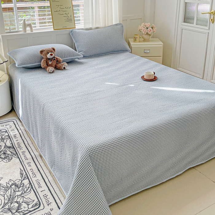 91家纺网 家纺一手货源 找家纺 金丝兔 2025新款小清新亲肤印花水洗棉单床盖 夹棉床盖 床盖三件套 小灰格