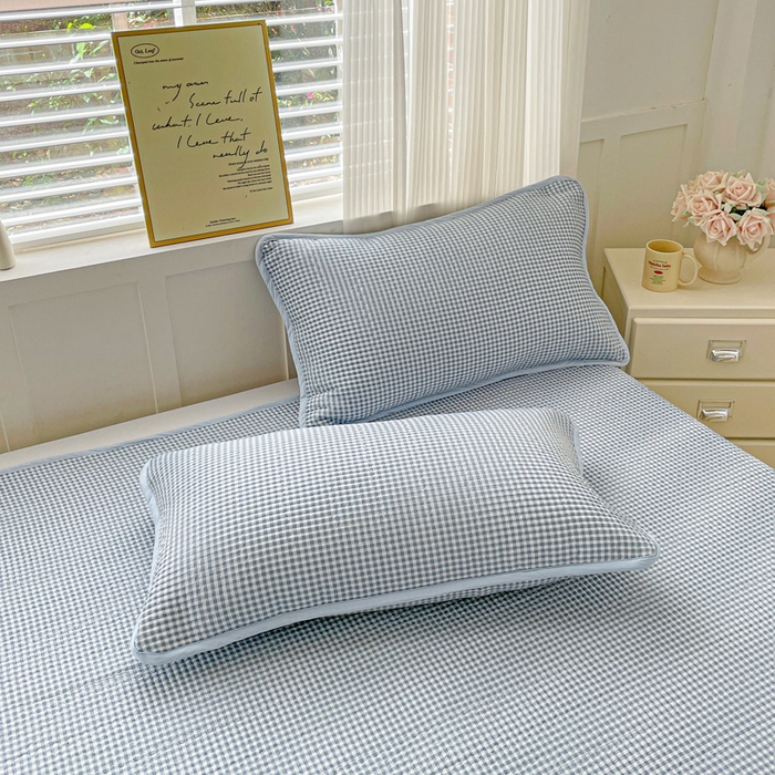 91家纺网 家纺一手货源 找家纺 金丝兔 2025新款小清新亲肤印花水洗棉单床盖 夹棉床盖 床盖三件套 小灰格