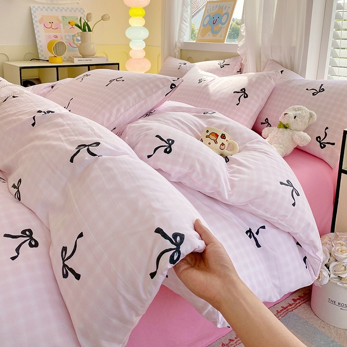 91家纺网 家纺一手货源 找家纺 雨彤家纺 2025年新款软糯糯云朵水洗棉印花四件套 公主梦境-粉