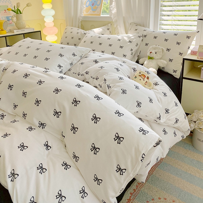 91家纺网 家纺一手货源 找家纺 雨彤家纺 2025年新款软糯糯云朵水洗棉印花四件套 黑色蝴蝶结