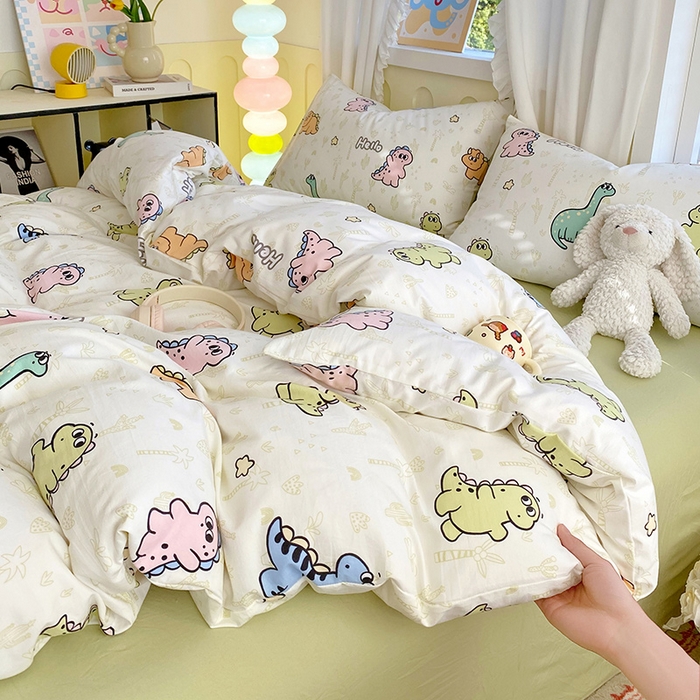 91家纺网 家纺一手货源 找家纺 雨彤家纺 2025年新款软糯糯云朵水洗棉印花四件套 恐龙日记