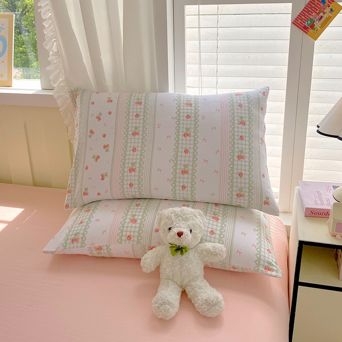 91家纺网 家纺一手货源 找家纺 雨彤家纺 2025年新款软糯糯云朵水洗棉印花四件套 亲亲草莓