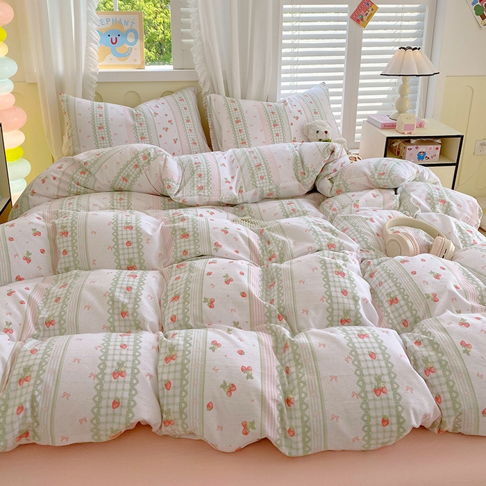 91家纺网 家纺一手货源 找家纺 雨彤家纺 2025年新款软糯糯云朵水洗棉印花四件套 亲亲草莓