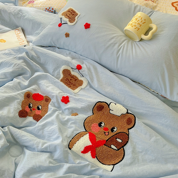 91家纺网 家纺一手货源 找家纺 易辰美 2025新款水洗棉毛巾绣夏被空调被夏凉被四件套 吐司熊