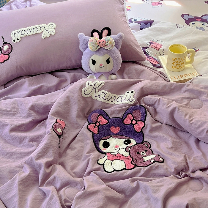 91家纺网 家纺一手货源 找家纺 易辰美 2025新款水洗棉毛巾绣夏被空调被夏凉被四件套 库洛米