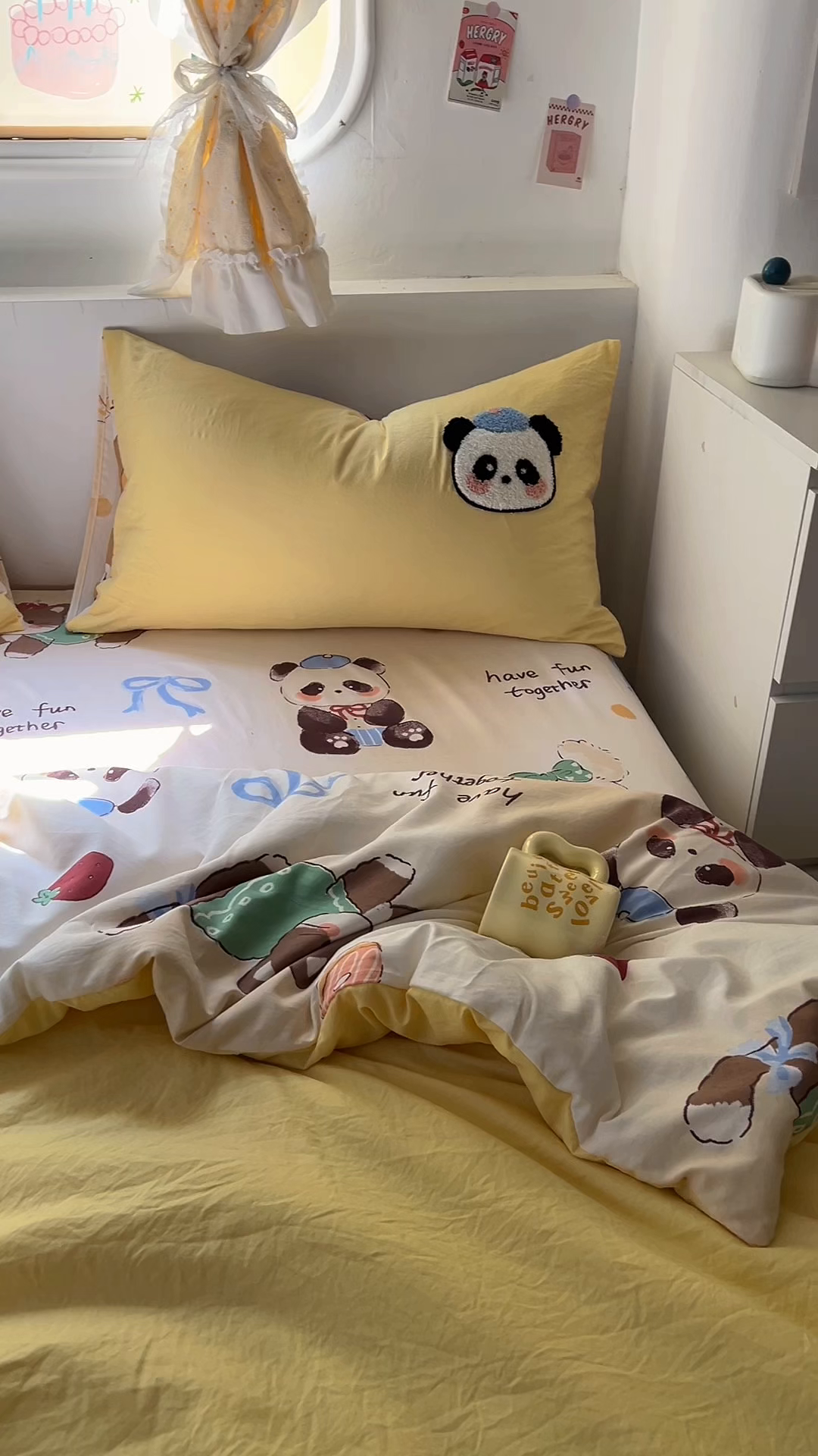 91家纺网 家纺一手货源 找家纺 易辰美 2025新款水洗棉毛巾绣夏被空调被夏凉被四件套 梦幻动物园