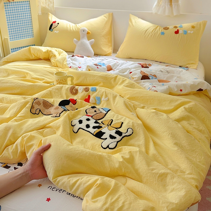 91家纺网 家纺一手货源 找家纺 易辰美 2025新款水洗棉毛巾绣夏被空调被夏凉被四件套 斑点狗（黄）
