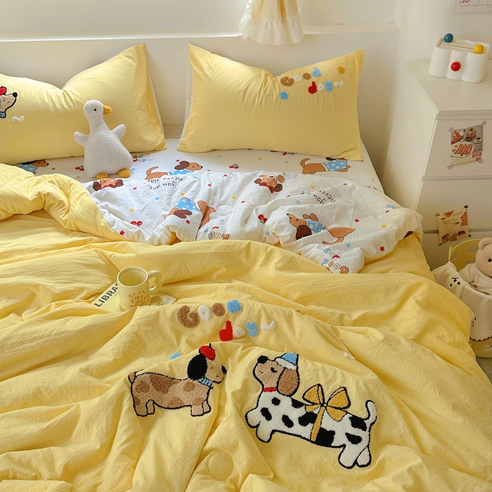 91家纺网 家纺一手货源 找家纺 易辰美 2025新款水洗棉毛巾绣夏被空调被夏凉被四件套 斑点狗（黄）
