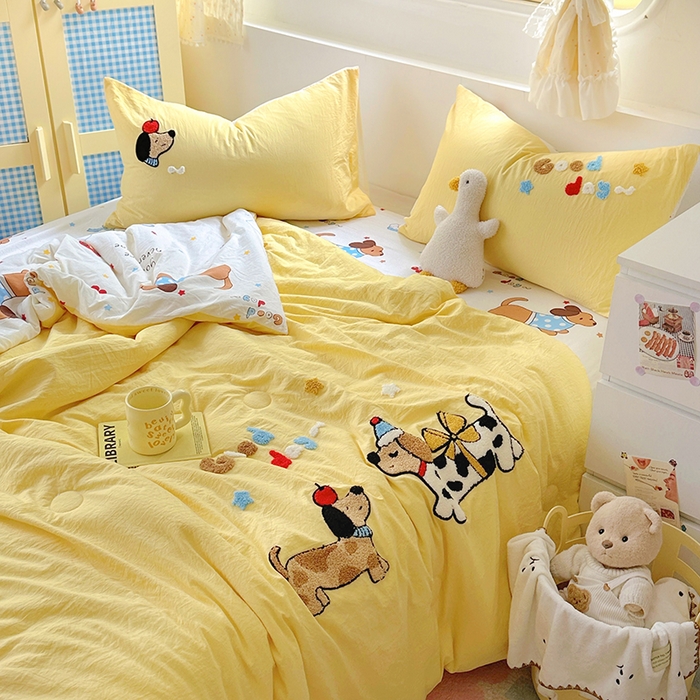 91家纺网 家纺一手货源 找家纺 易辰美 2025新款水洗棉毛巾绣夏被空调被夏凉被四件套 斑点狗（黄）