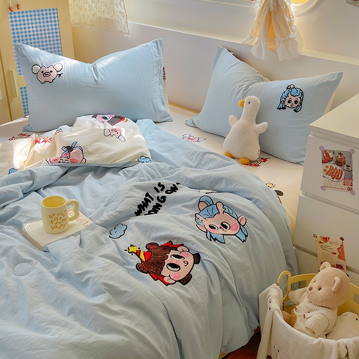 91家纺网 家纺一手货源 找家纺 易辰美 2025新款水洗棉毛巾绣夏被空调被夏凉被四件套 哪吒敖冰（兰）